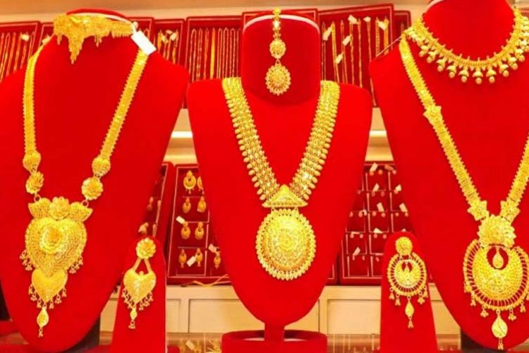 ह्वात्तै घट्यो सुनको मूल्य, कति पुग्यो तोलाको ?