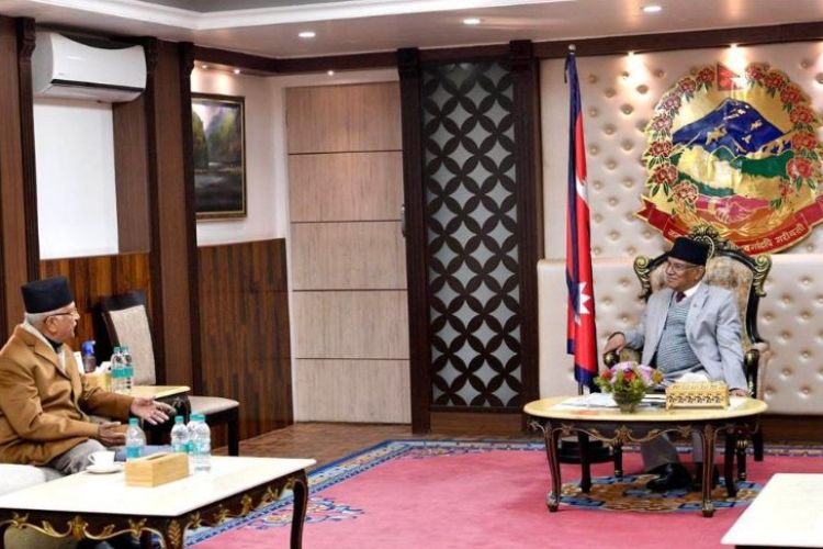 प्रधानमन्त्री दाहाल र एमाले अध्यक्ष ओलीबीच भेटर्वार्ता
