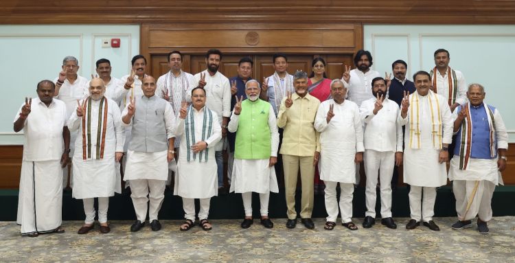 तेस्रो पटक प्रधानमन्त्री बन्दै मोदी, छिमेकी देशका नेताहरुलाई शपथग्रहणमा निम्तो