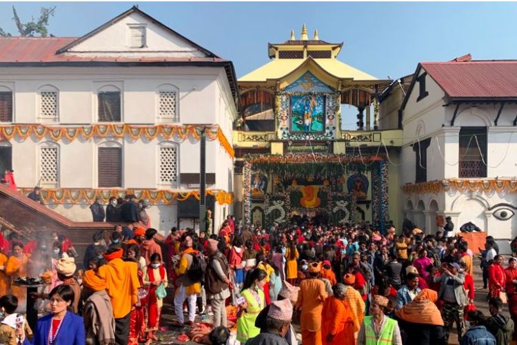 आज साउनको तेस्रो सोमबार, देशभरका शिवालयमा भक्तजनहरुको घुइँचो