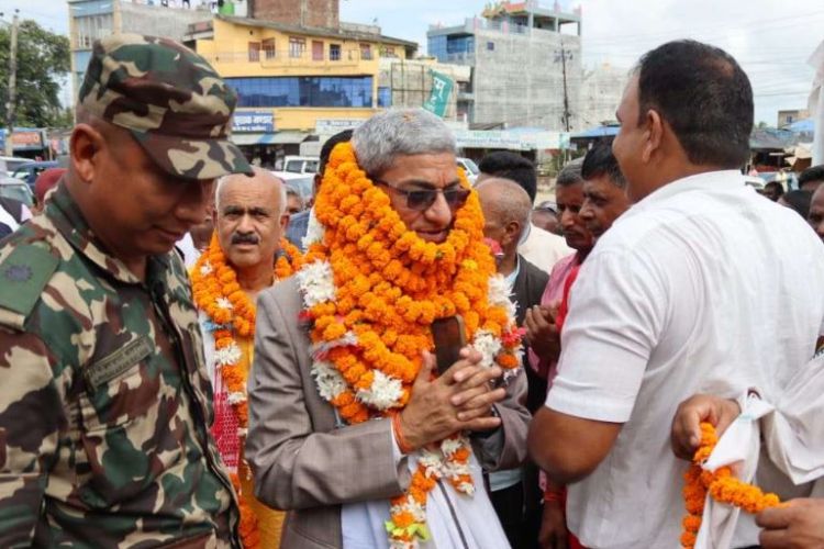 प्रहरी समायोजनको प्रक्रिया अघि बढीसकेको छ : गृहमन्त्री लेखक
