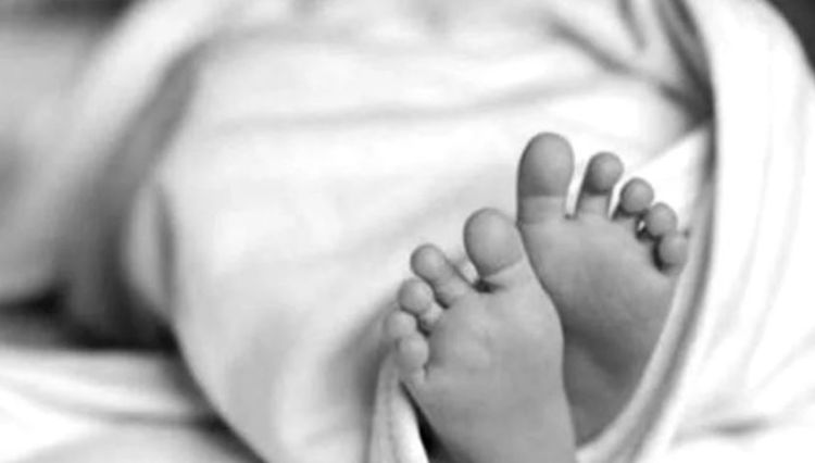 कोदालो प्रहार गरी आफ्नै बुबा र छिमेकीको हत्या