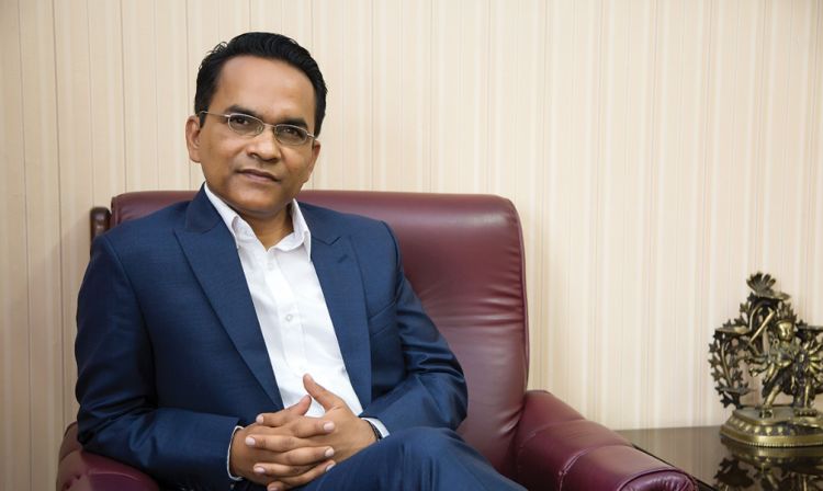 आज पदभार ग्रहण गर्दै नवनियुक्त गभर्नर डा.विश्वनाथ पौडेल