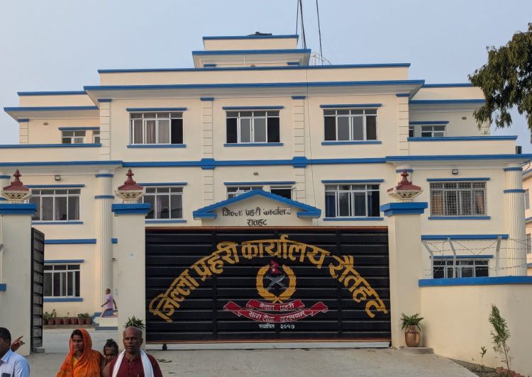भारतबाट ई-रिक्सामा लागु औषध ल्याउँदै गरेका चालक पक्राउ