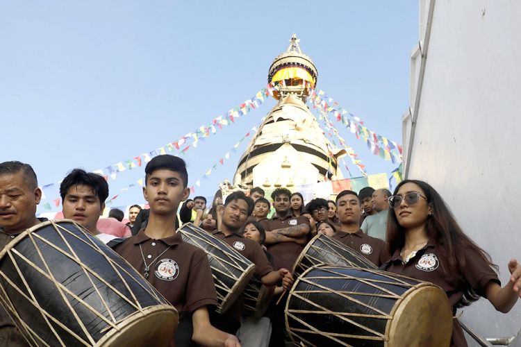 सुरु भयो गुँला पर्व, गरियो स्वयम्भू परिक्रमा