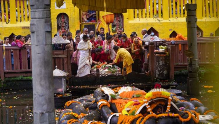 आज हरिशयनी एकादशीः बूढानिलकण्ठ मन्दिरमा भक्तजनको भीड