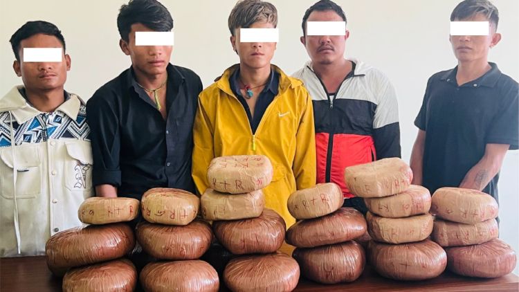धादिङबाट ४० किलो गाँजा ल्याएर कोटेश्वरमा किनबेच गर्दागर्दै पक्राउ परे पाँच जना