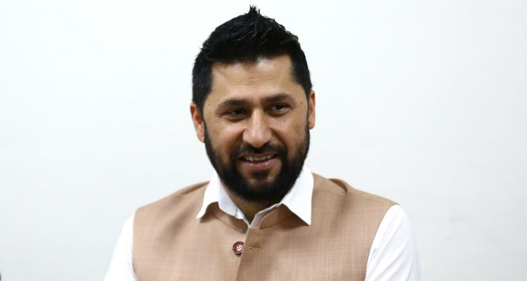 रवि लामिछानेलाई ३:१० को फ्लाइटमा काठमाडौं लगिंदै