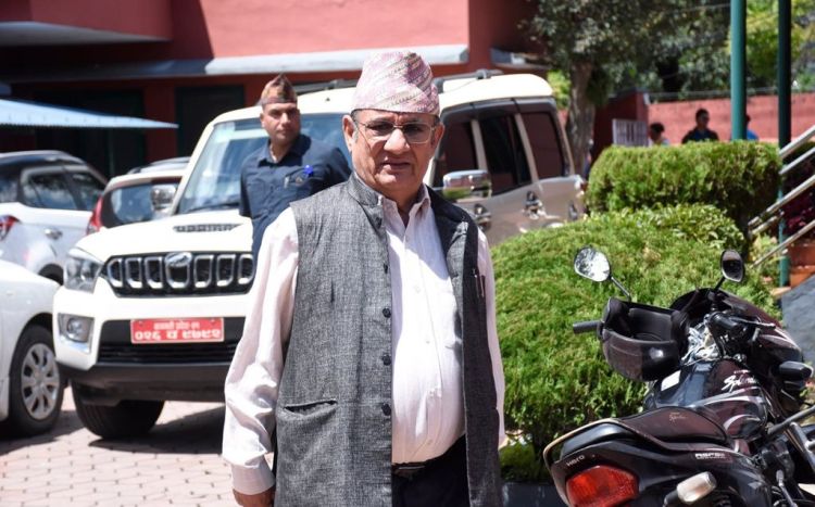 उपसभामुखलाई हटाउन हस्ताक्षर गरेर फर्किंदै सांसदहरू