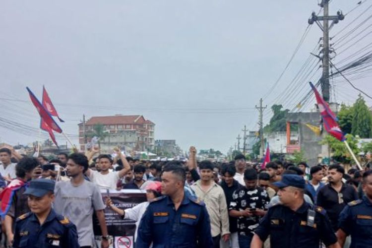 दमकको जेन-जी आन्दोलनमा चल्यो रबरको गोली, एक जना घाइते