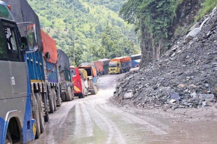दुईतर्फी खुल्यो मुग्लिन–नारायणगढ सडक