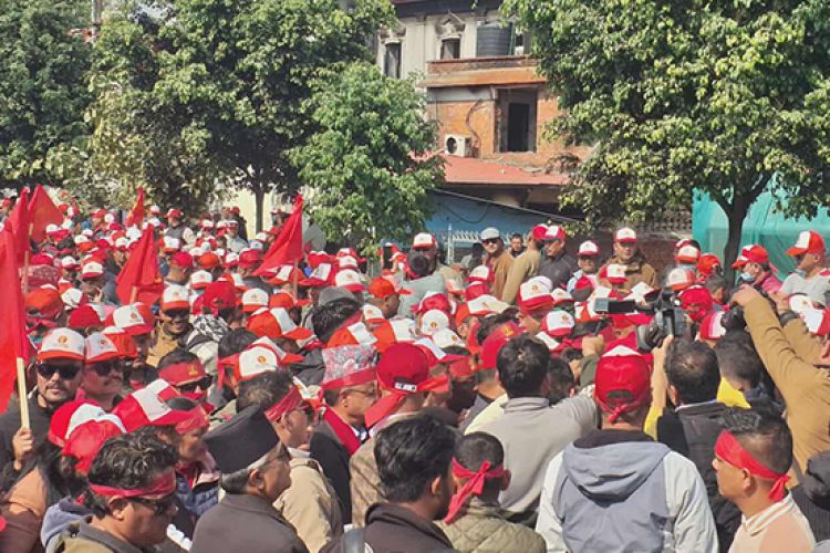बबरमहलमा जम्मा भए एमाले युवा