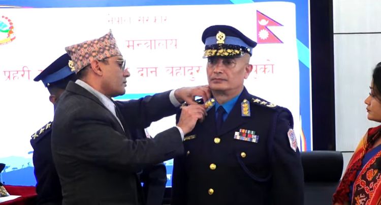 राजनीति  नवनियुक्त आईजीपी कार्कीलाई दर्ज्यानी चिन्ह प्रदान