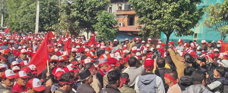 बबरमहलमा जम्मा भए एमाले युवा