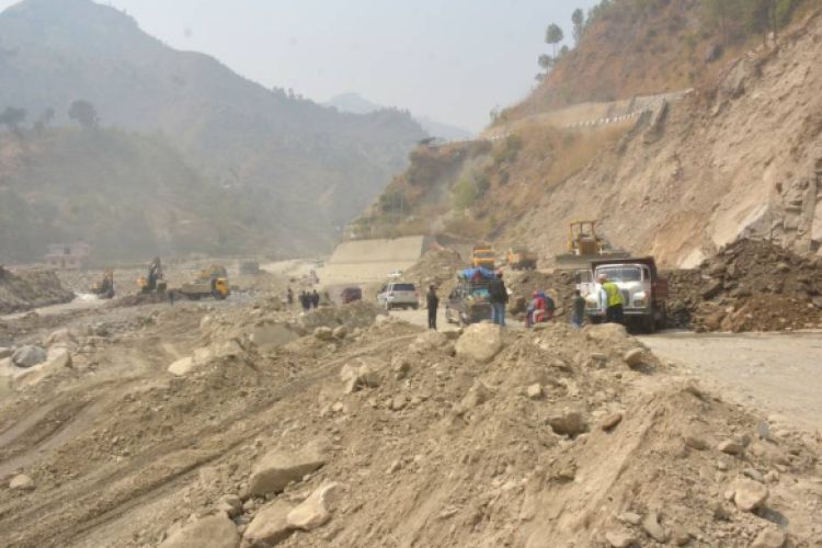 डाइभर्सन मर्मतपछि बिपी राजमार्ग एकतर्फी रूपमा सञ्चालन