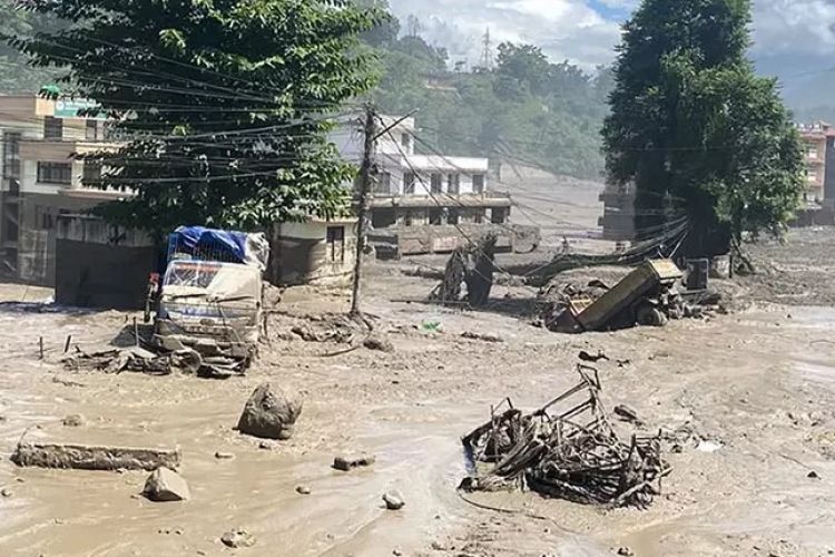 सडक सञ्जालबाट विच्छेद उत्तरगयामा खाद्य सामग्री सहयोग