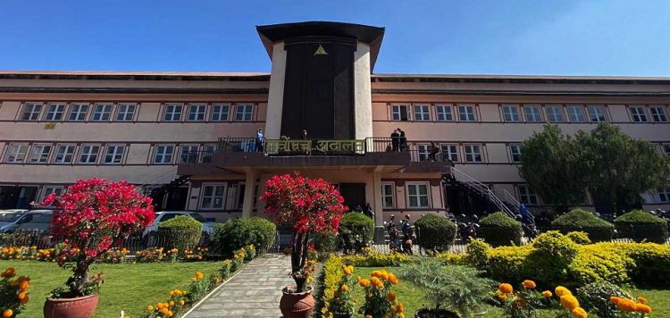 माधव नेपालसहित १४ सांसद विरुद्धको रिटमा आज सुनुवाइ हुँदै