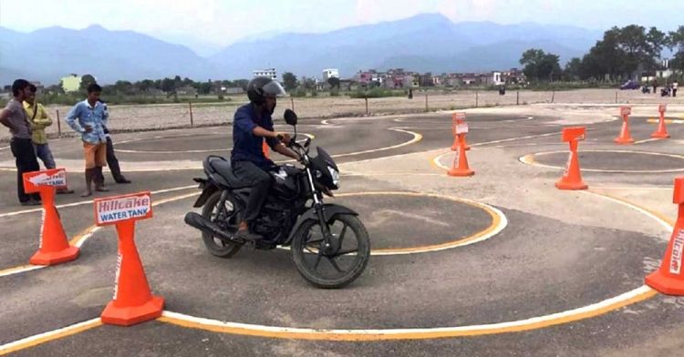 लाइसेन्स परीक्षा फेल भएकालाई घुस लिएर पास गराउने ९ जनाविरुद्ध मुद्दा दायर