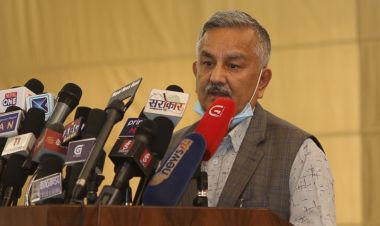 श्रीलंकाका अर्थमन्त्री भागे रे, नेपालका अर्थमन्त्री पनि भाग्‍ने दिन आउन सक्छ:  सुरेन्द्र पाण्डे