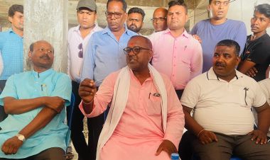 मेयर जसपालाई दिएपछि जनकपुर कांग्रेसका नगर सभापतिसहितका नेताहरुले दिए सामूहिक राजीनामा