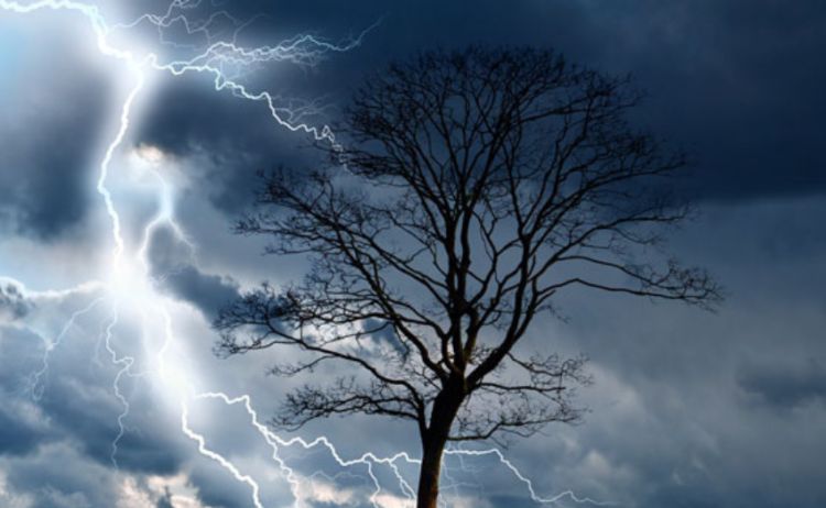 सिन्धुलीमा चट्याङ लागेर ३ जना घाइते 