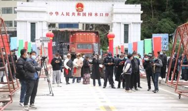 आजदेखि तातोपानी नाका दुईतर्फी रुपमा सञ्चालनः ८ वर्षपछि नेपाली सामान निर्यात