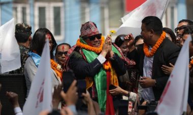 कारागारमुक्त भएपछि माइतीघर मण्डलामा रेशम चौधरी (फोटोफिचर)