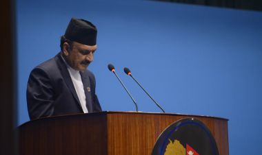 अब एक सय रुपैँयामा कम्पनि खोल्न सकिनेछः अर्थमन्त्री  महत