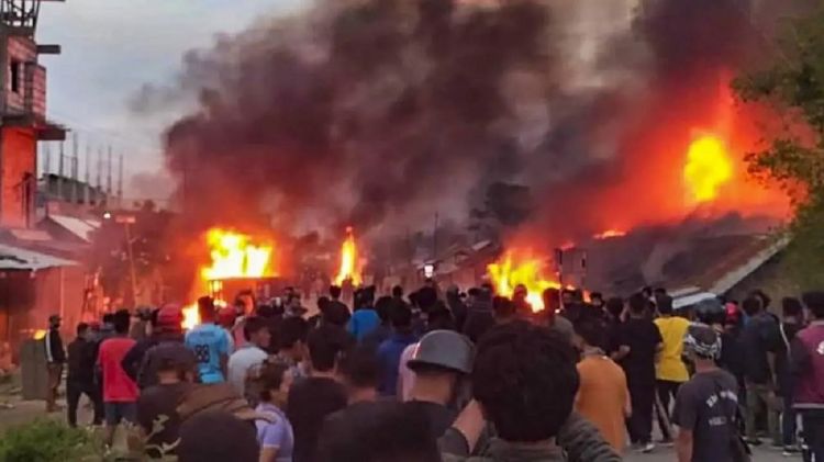 मणिपुरमा जातीय हिंसा चर्कियो, ४० जनाको मृत्यु