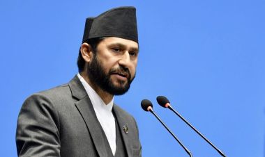 सुन तस्करी प्रकरण, कर्मचारी सरुवा गरेर जिम्मेवार निकायका प्रमुखलाई जोगाइँदै : रवि लामिछाने