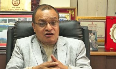 सरकारले तालिमका नाममा मन्त्रलयहरूमा बजेट छरेको छ : दिनेश श्रेष्ठ