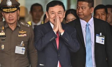 थाइल्याण्डका पूर्व प्रधानमन्त्री थाक्सिन सिनावात्रा पक्राउ