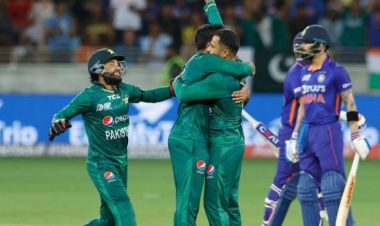 एसिया कपः भारत र पाकिस्तान भिड्दै