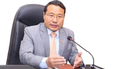 संविधानमा लेखिएका सबै मौलिक लागु गर्ने कुरामा सरकार  प्रतिवद्ध छ : वर्षमान पुन