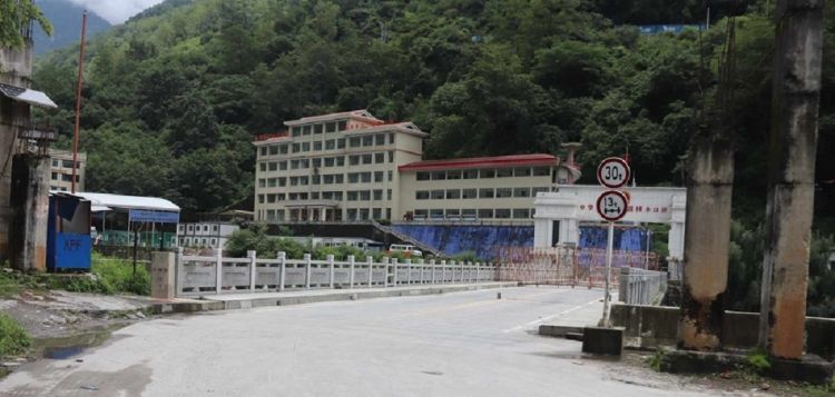 आठ वर्षपछि खुल्यो तातोपानी नाकाबाट आवतजावत