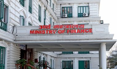 सरकारी कर्मचारीलाई तेल कुपनको साटो तलबमै रकम थपेर दिइने