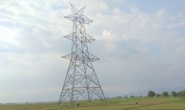 हेटौंडा–ढल्केबर–इनरुवा ४०० केभी प्रसारण लाइनको तार तान्ने काम हुँदै