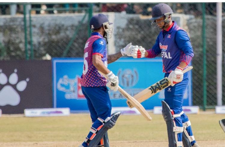 त्रिकोणात्मक श्रृंखलाः नेपालले हङकङलाई दियो २१४ रनको लक्ष्य