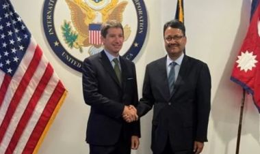 परराष्ट्रमन्त्री साउद र  अमेरिकी वित्त निगमका प्रमुख कार्यकारी नाथनबीच भेटवार्ता