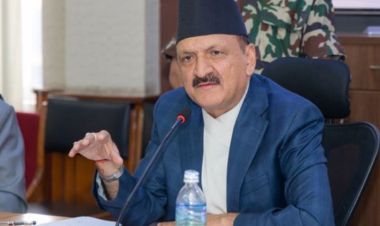 आयातबाट फर्निचर उपभोग गर्नु दुर्भाग्यः अर्थमन्त्री महत