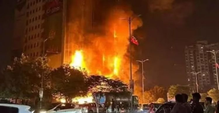 सपिङ मलमा आगलागी, १० जनाको मृत्यु