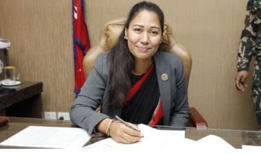 सामुदायिक विद्यालयमा कुनै पनि बाहनामा शुल्न नलिन शिक्षामन्त्रीको निर्देशन