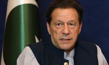 श्रीमतीको खाानामा शौचालय सफा गर्ने केमिकल मिसाइयो : इमरान खान