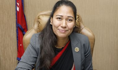 शिक्षालयलाई दलीय राजनीतिको चपेटाबाट बाहिर निकालौं : शिक्षामन्त्री श्रेष्ठ