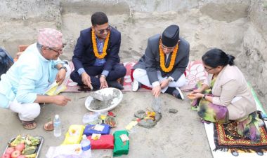  प्रधानमन्त्री दाहालले गरे ‘सिग्नेचर ब्रिज’ को शिलान्याश, सवारी चाप व्यवस्थित हुने विश्वास 