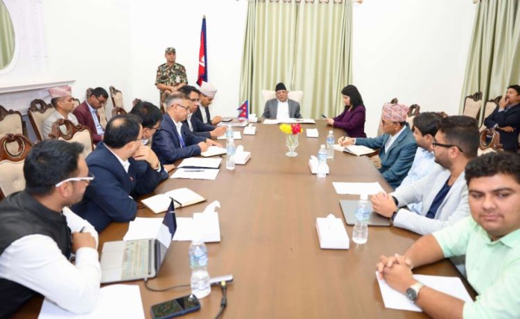 सवारी “लाइसेन्स” को विषयमा उठेका प्रश्नहरू समाधान गर्न प्रधानमन्त्रीको निर्देशन