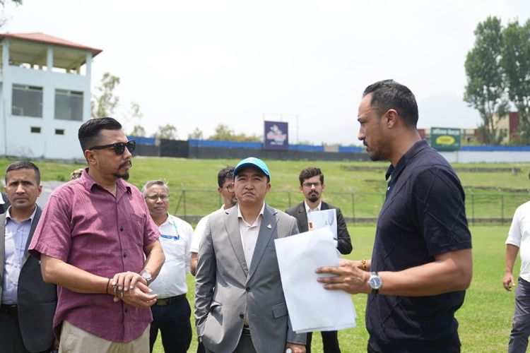  खेलकुदमन्त्री श्रेष्ठले गरे टीयू क्रिकेट मैदानको निरीक्षण