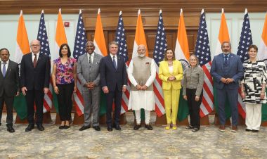 दलाई लामालाई भेट्न आएको अमेरिकी प्रतिनिधिमण्डलको प्रधानमन्त्री मोदीसँग भेटवार्ता