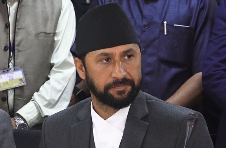 गाँजाको व्यवसायिक खेती सम्बन्धी अध्ययन नियमावली ल्याएर गरिनेछ : गृहमन्त्री लामिछाने 