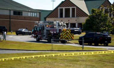 विद्यालयमा गोली चल्दा चार जनाको मृत्यु